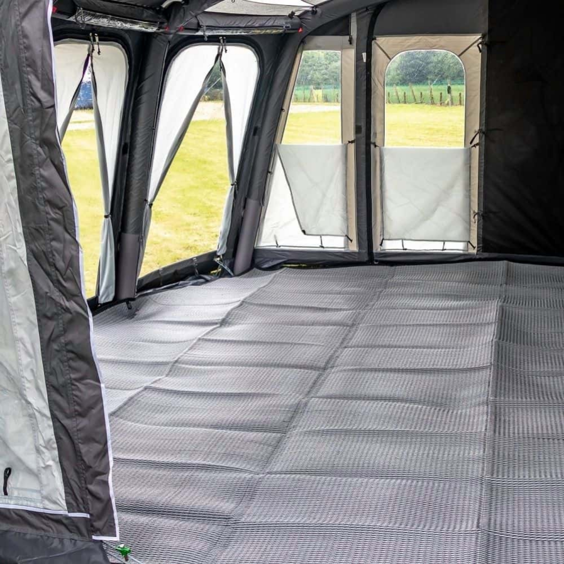 Picture of Silhouette 200/motor 225 Fitted  Carpet 2019